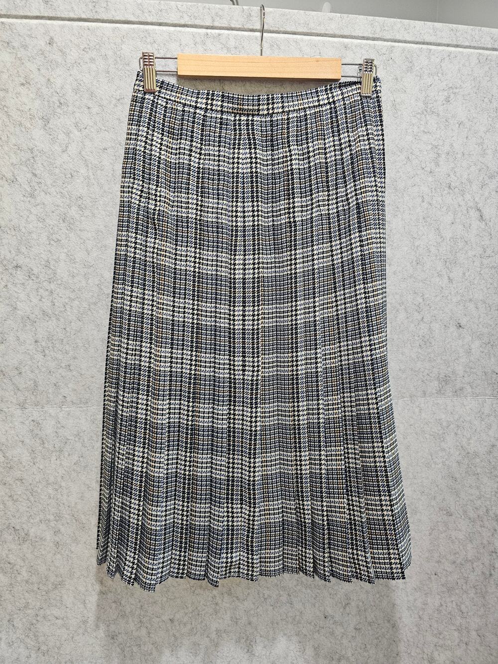 Brooks Brothers Long Pleated Skirt, Blue White Glen Plaid, New, Zipper, Sz 4